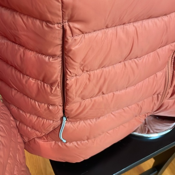 COPY - Women’s Patagonia  Down Sweater Jacket. Full Zip. XL. Burl Red. NWT - Picture 3 of 8